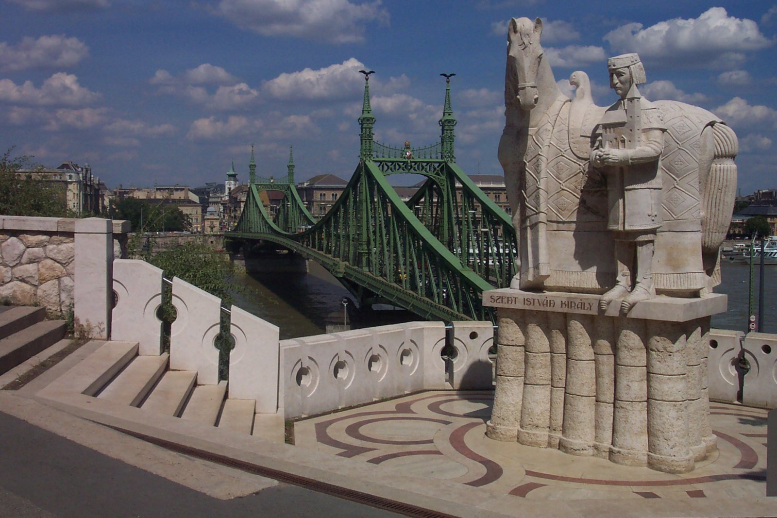 Boedapest, 2004