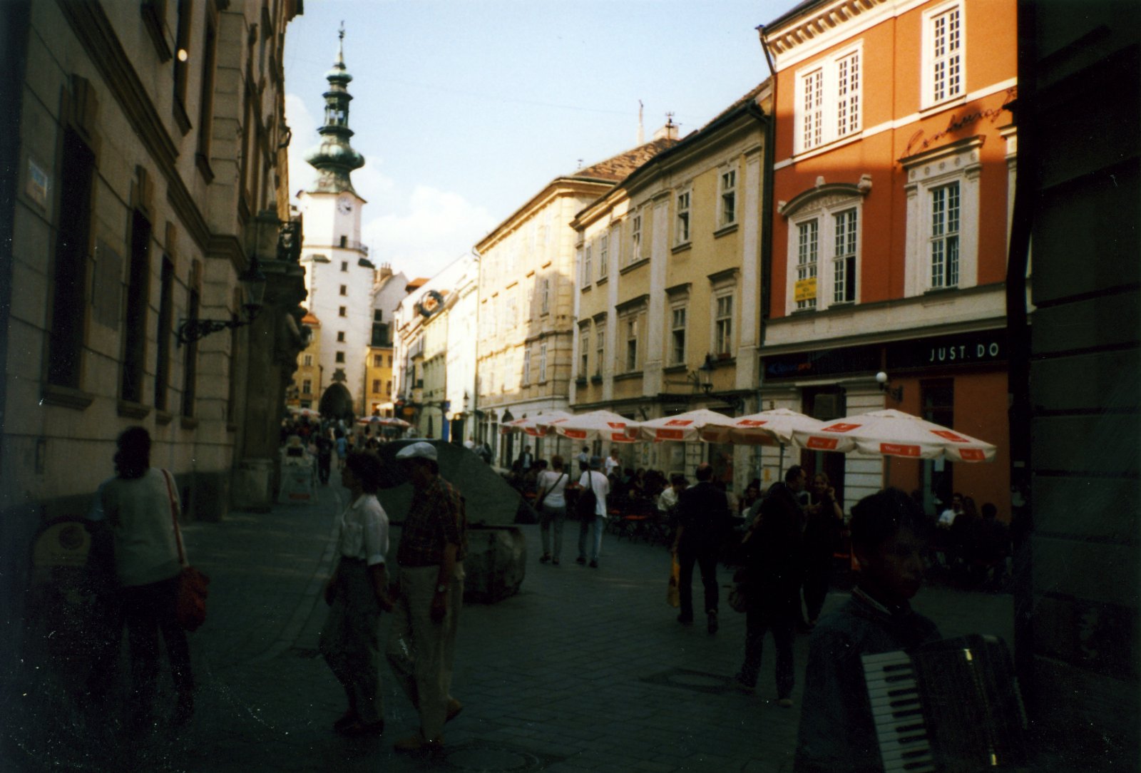 Bratislava, 2000